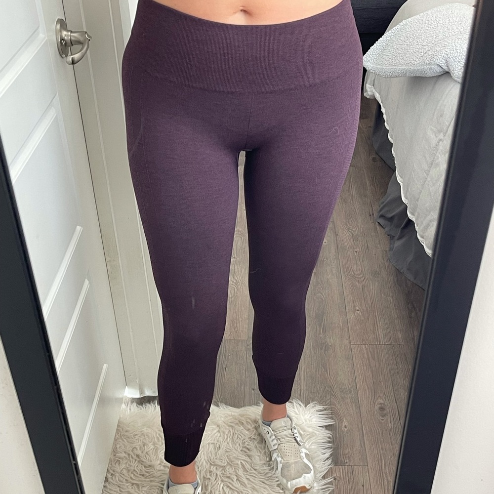 Lululemon Ebb To Street Pant, Size 6